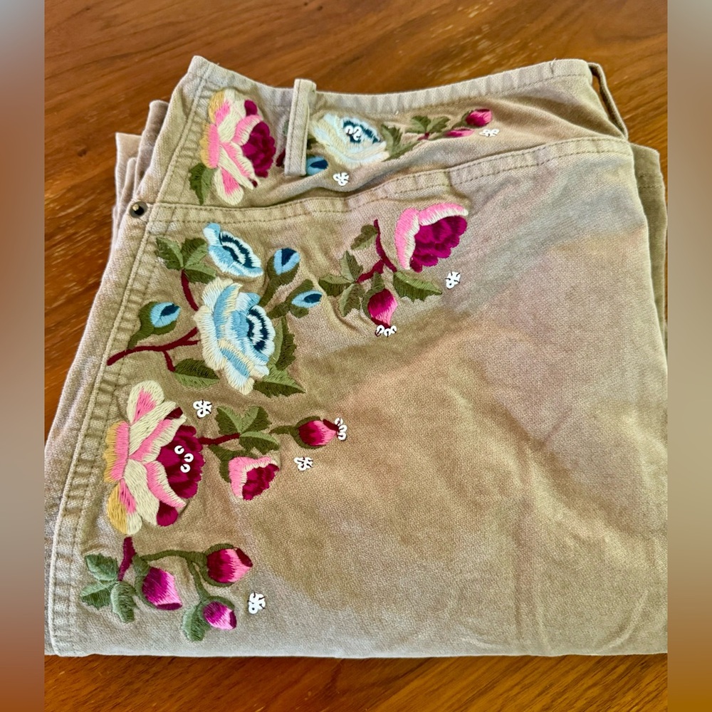 Kimchi Blue Embroidered Pants